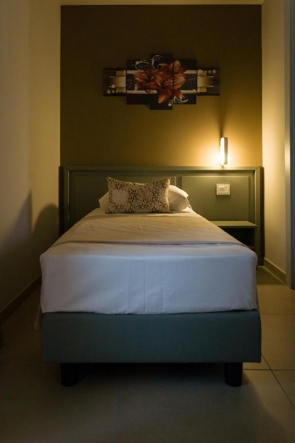 Rosy'S Rooms Patrica ภายนอก รูปภาพ