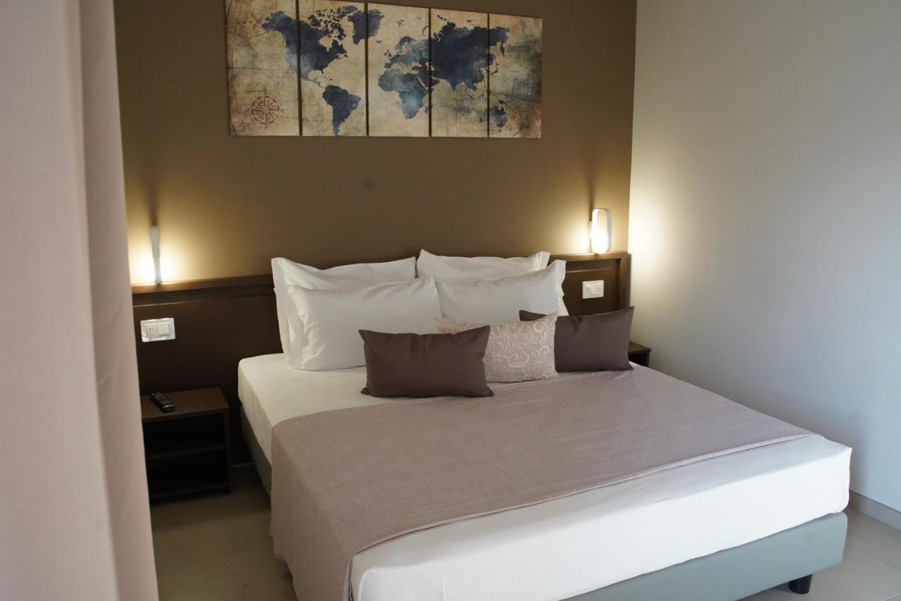 Rosy'S Rooms Patrica ภายนอก รูปภาพ