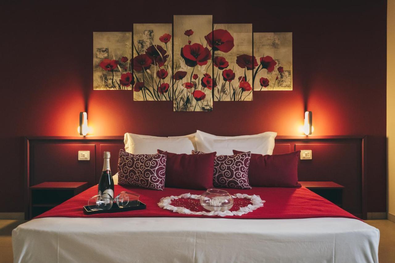 Rosy'S Rooms Patrica ภายนอก รูปภาพ